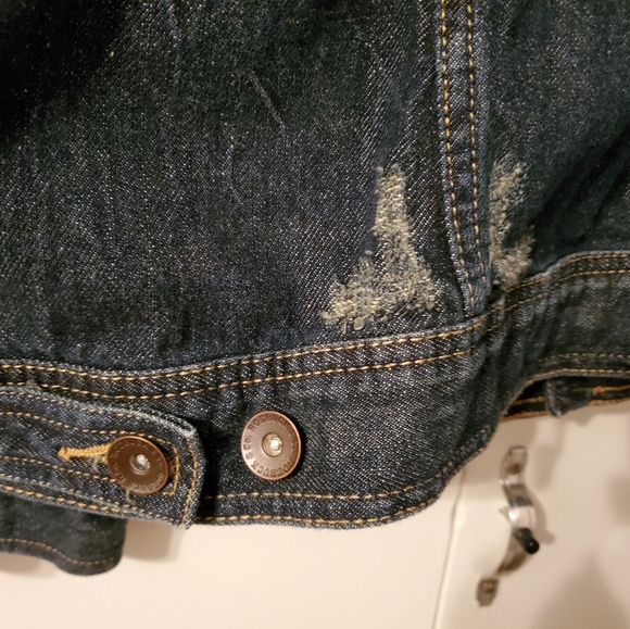 Men's Roebuck & Co Distressed Dark Wash Denim Jacket - Picture 4 of 7